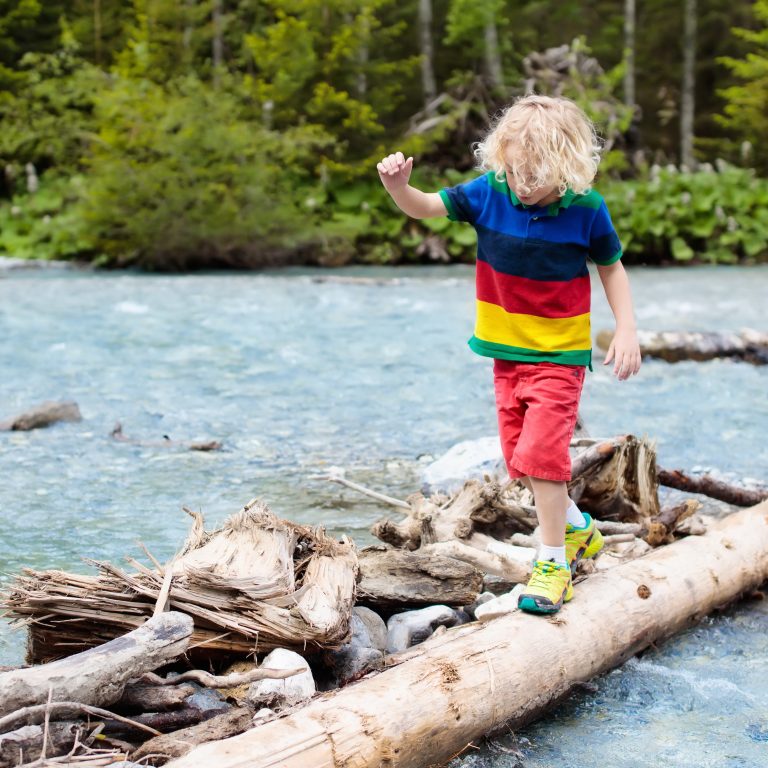 Kids hiking shoes